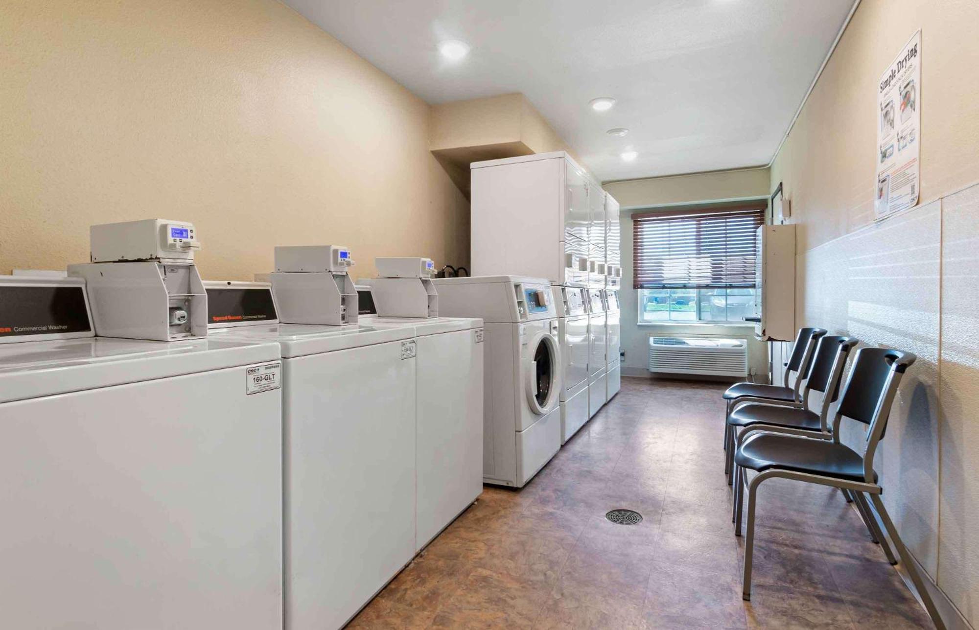Extended Stay America Select Suites - Kansas City - South - I-49 Kültér fotó